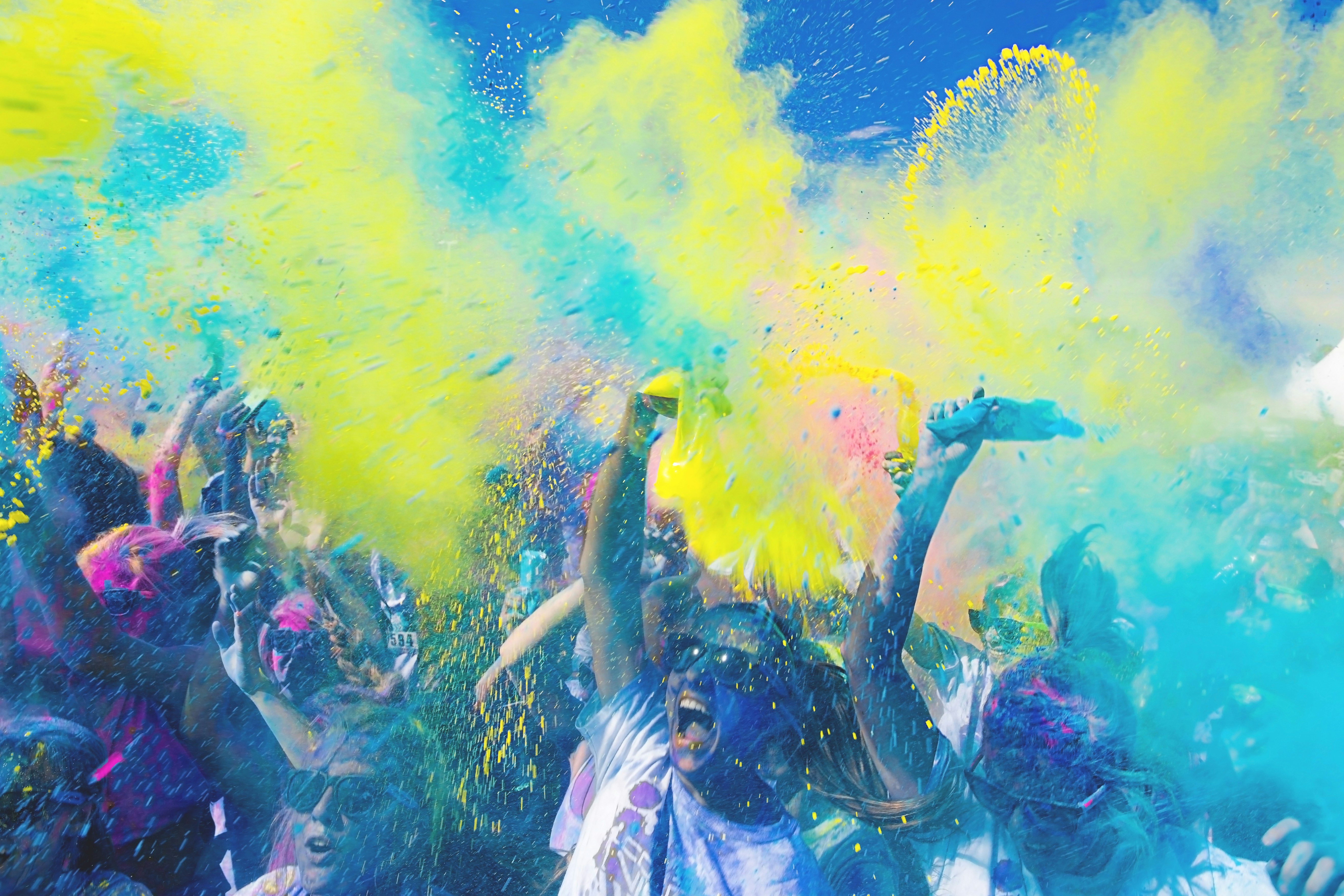 holi.jpg holi